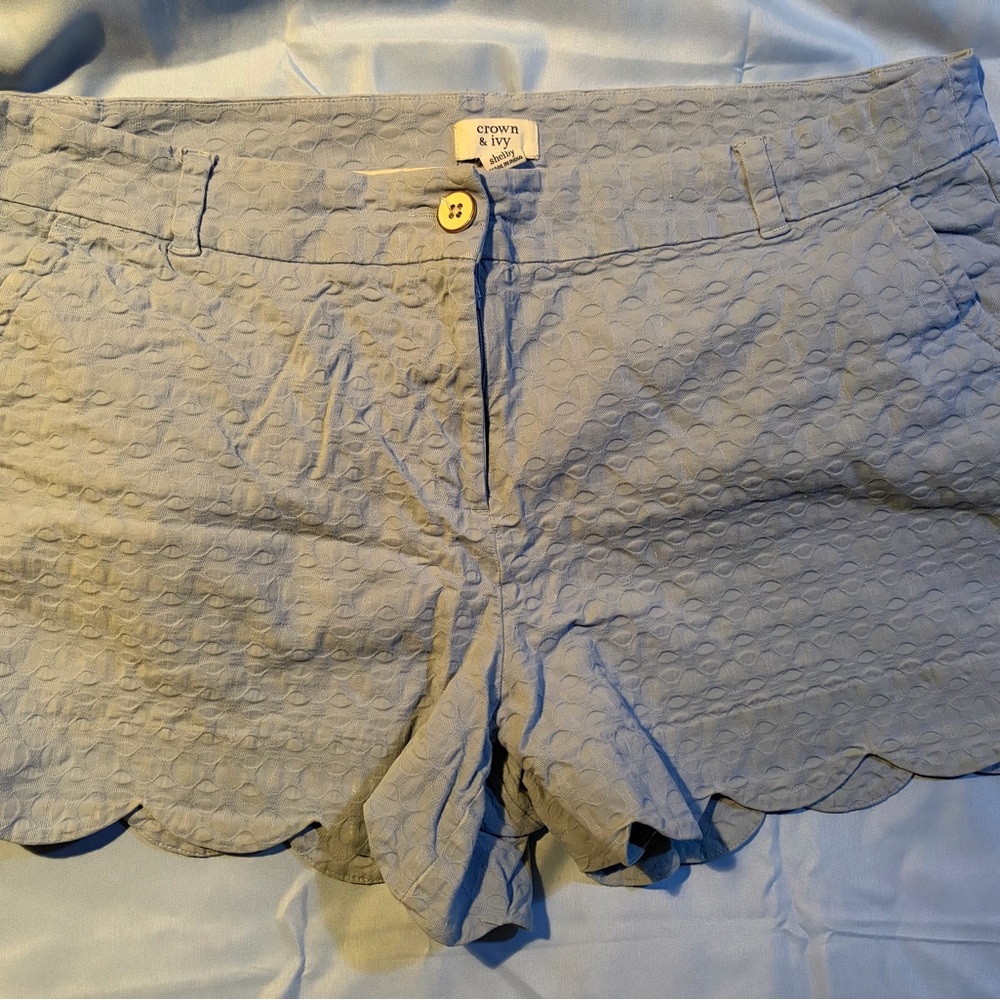 Crown & Ivy Women's Blue Scalloped Shorts